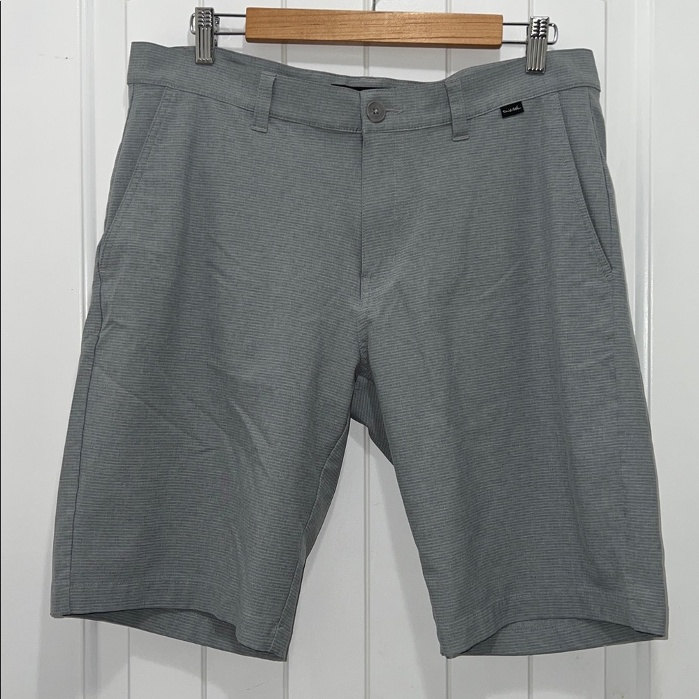 Travis Mathew Men's Golf Shorts Flat Front Zip Grey Size 34